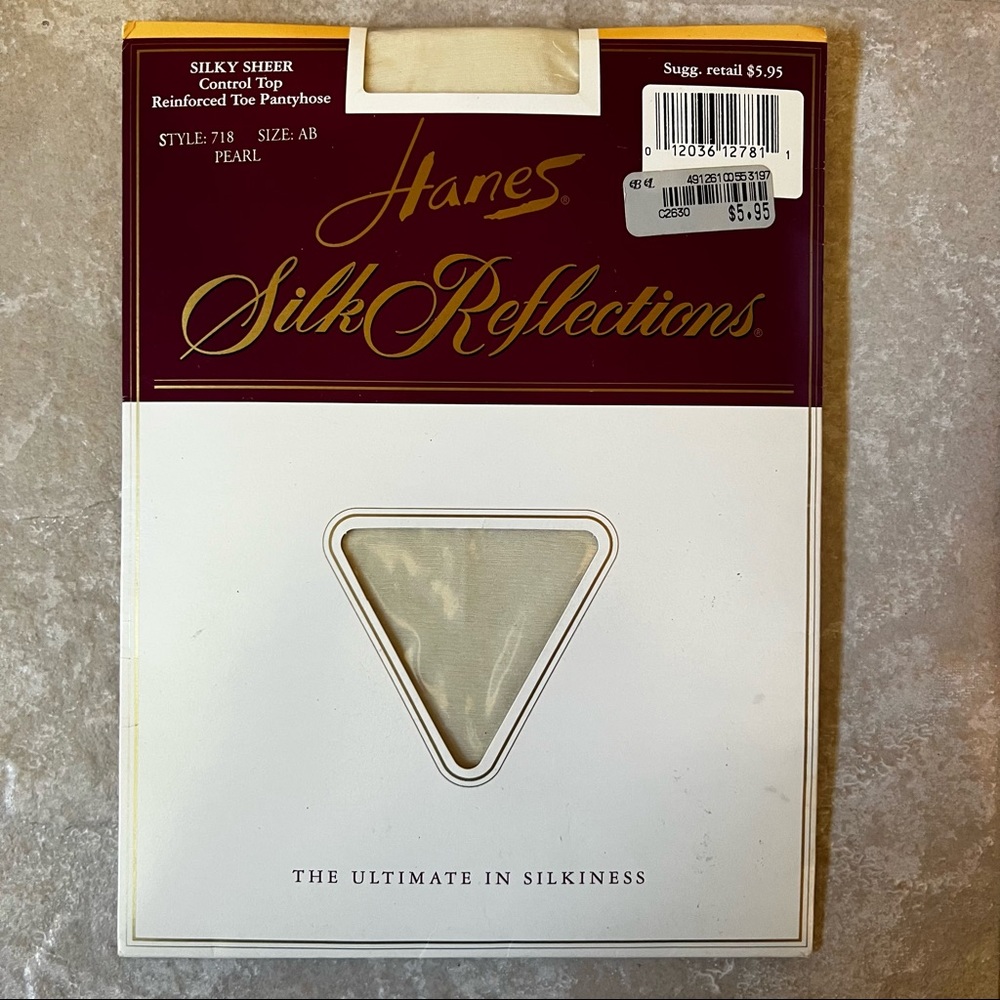 *$3 w/ $15+ bundle* Hanes Silk Reflections control top reinforced toe pantyhose